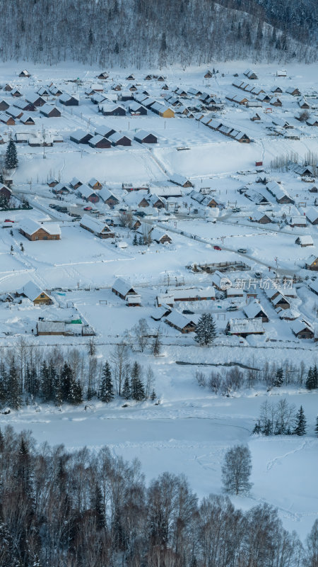 新疆北疆阿勒泰禾木冬季雪景童话世界航拍