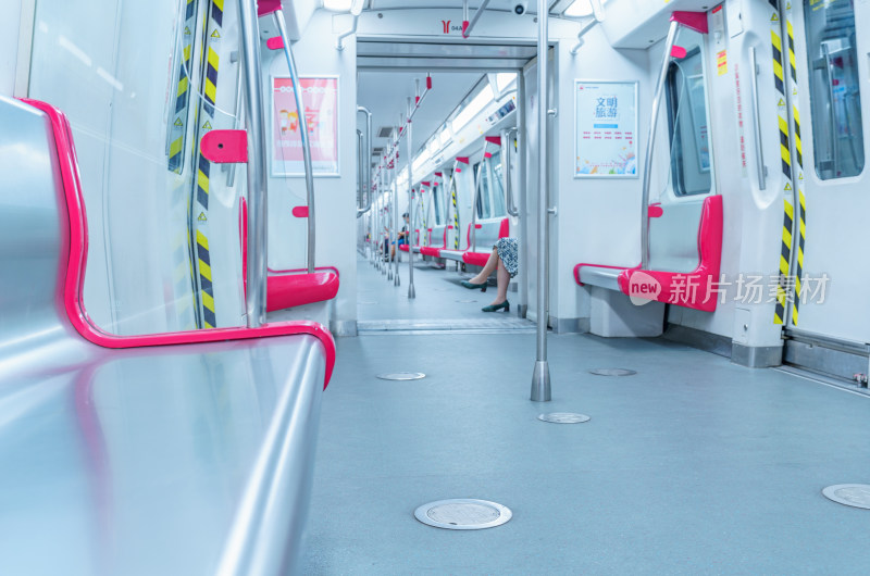 广州地铁4号线列车车厢空间座椅