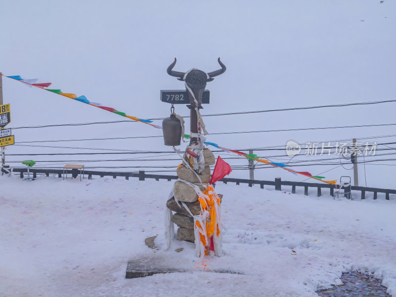 西藏林芝地区鲁朗小镇雪景高空航拍