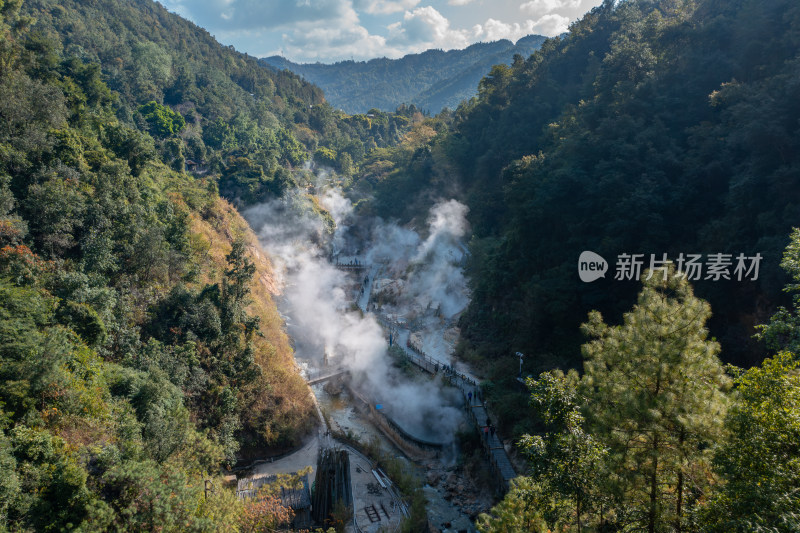 热气腾腾的腾冲热海景区