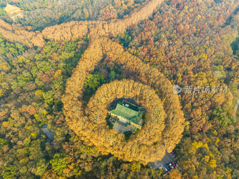 航拍秋季清晨南京中山陵风景区美龄宫