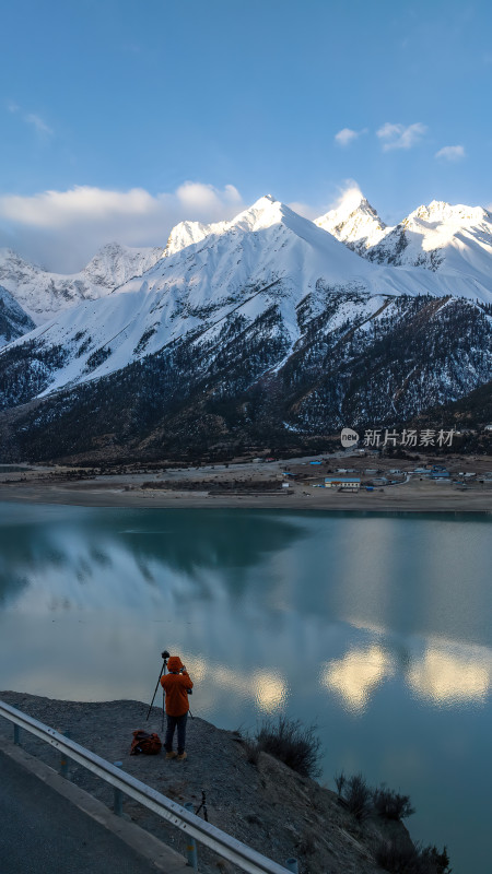 西藏昌都然乌湖来古雪山冰湖高空航拍