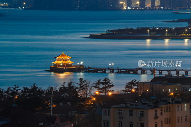 青岛栈桥夜景