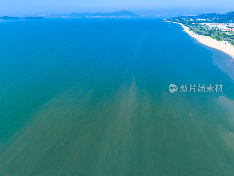 厦门沿海城市风光大海航拍图