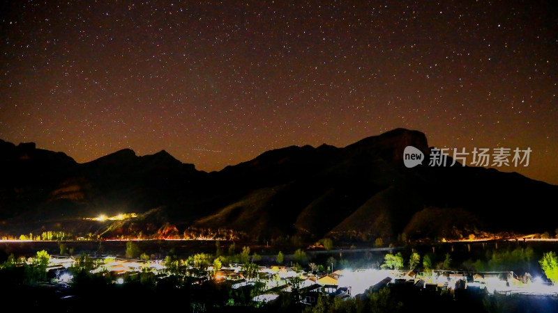 夜晚乡村星空银河