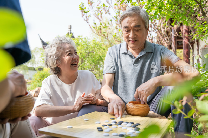 老年夫妻的休闲生活