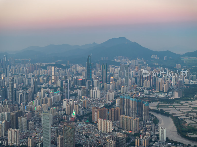 深圳福田CBD大湾区平安大厦夜景蓝调航拍