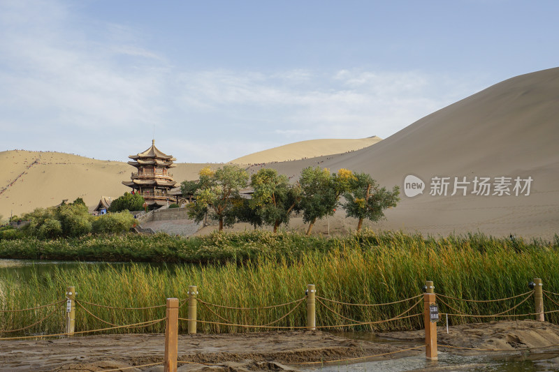 敦煌鸣沙山月牙泉/月泉晓澈，近景