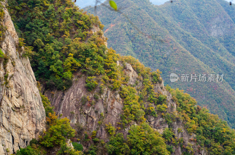 河南省洛阳白云山九龙潭秋天风景