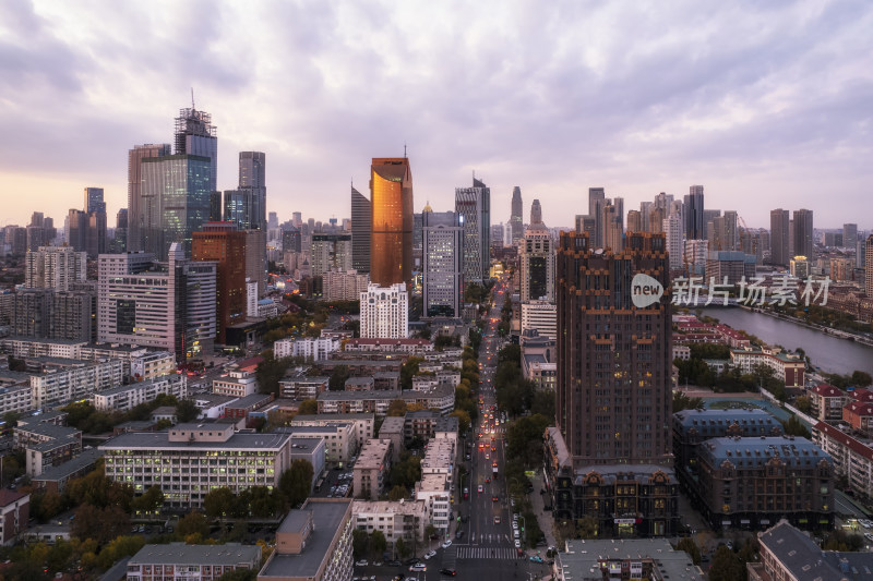 天津海河风景线小白楼商圈城市建筑日落风光