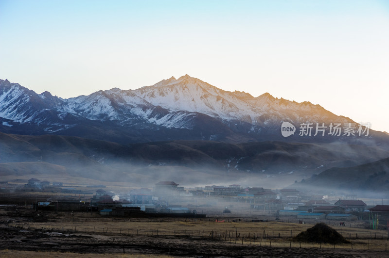 川西高原雪山