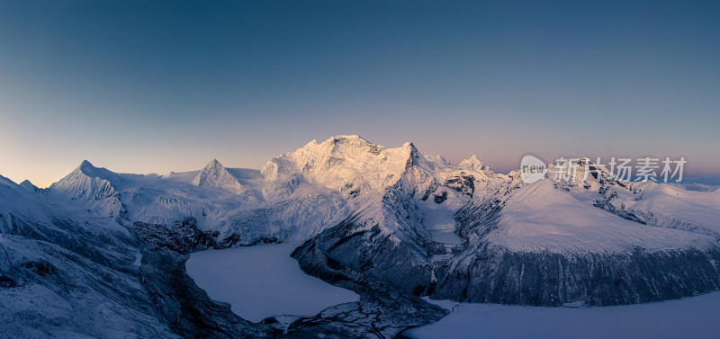 中国西藏那曲市萨普神山高原雪山航拍全景