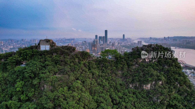 航拍广西柳州马鞍山公园