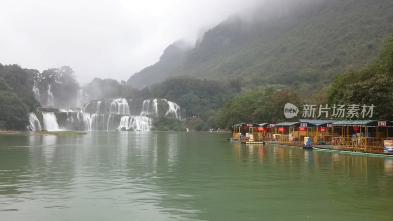 南宁山间瀑布自然风景