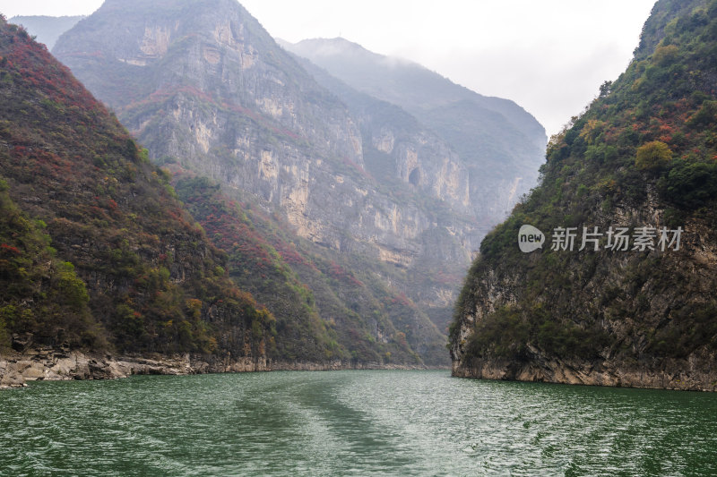 重庆市巫山县大宁河小三峡山川峡谷秋景