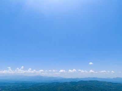 山川风景蓝天白云航拍图