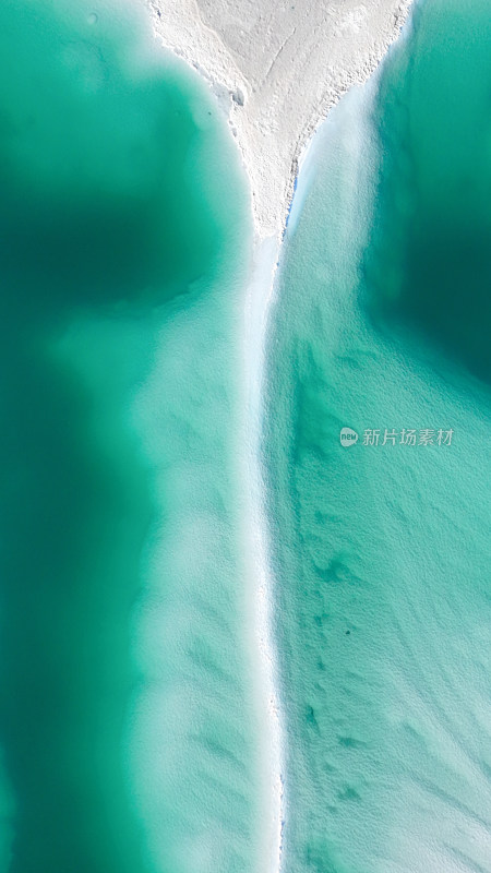 航拍青海海西大柴旦彩色翡翠湖自然湖景风光