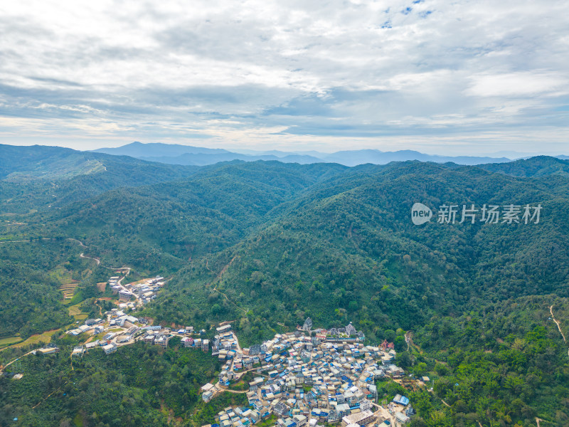 航拍西双版纳村寨乡村田园风光