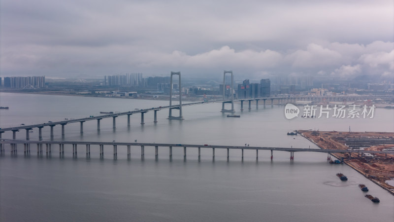 低空平流雾下的深中通道