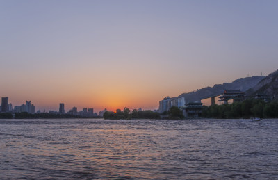 甘肃兰州黄河日落夕阳风光