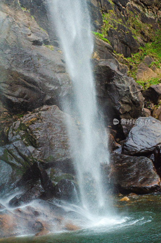 河南省洛阳白云山瀑布风景