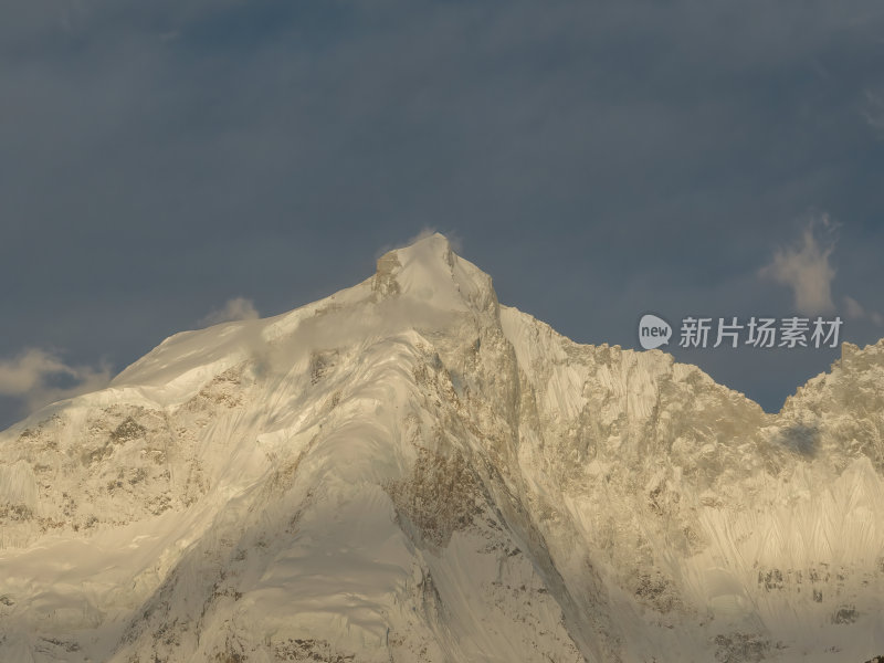 西藏日喀则珠峰东坡嘎玛沟喜马拉雅山脉航拍