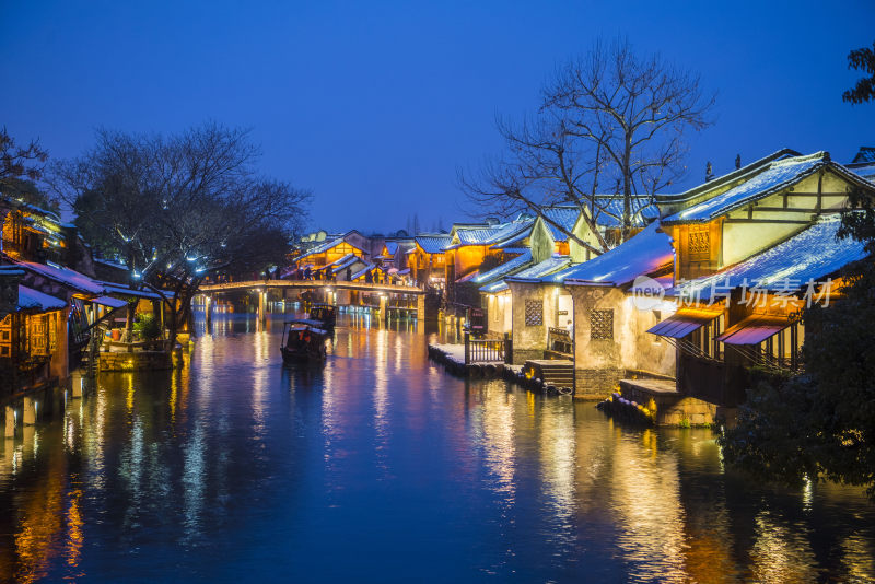 江南水乡古镇雪景