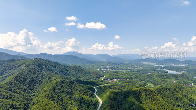 湖北武汉黄陂山区道路航拍