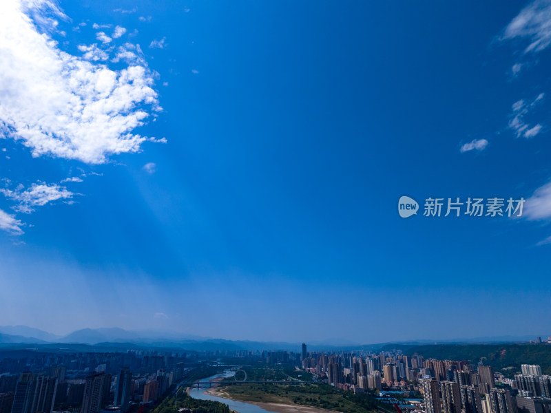 宝鸡城市蓝天白云航拍图