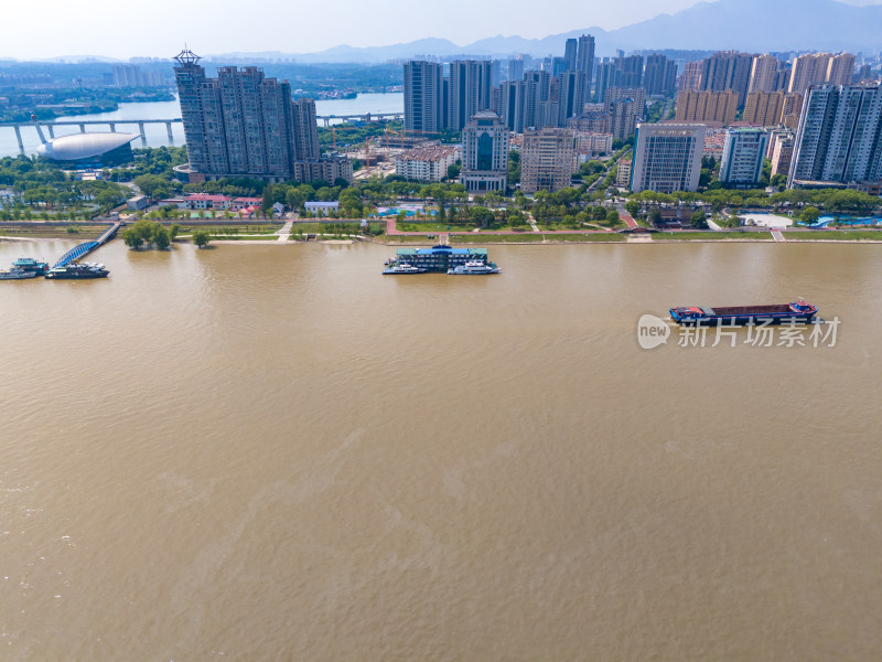 九江长江边建筑航拍图