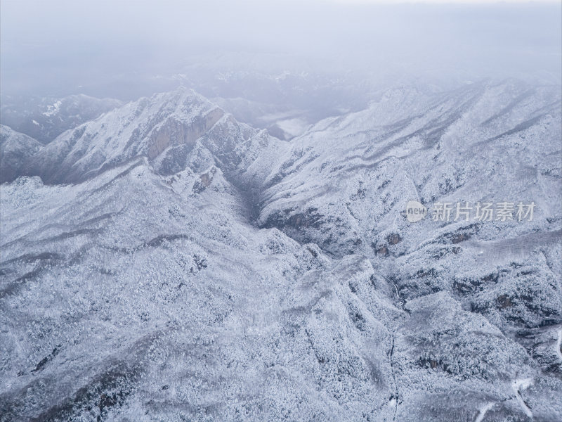 南阳老界岭冬季雪景风光