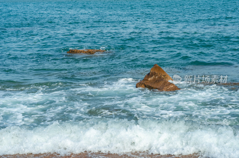 青岛燕儿岛海景