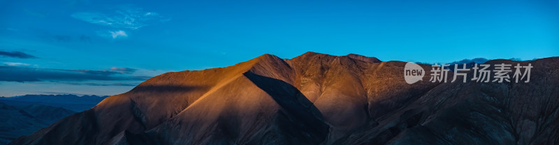 中国新疆喀什地区阿克陶县喀拉库勒湖景区