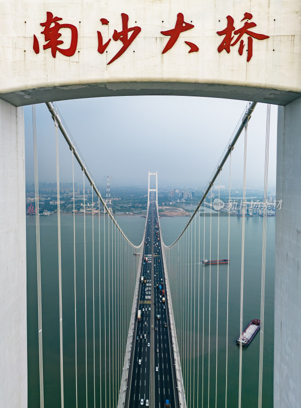 航拍视角下的海鸥岛南沙大桥