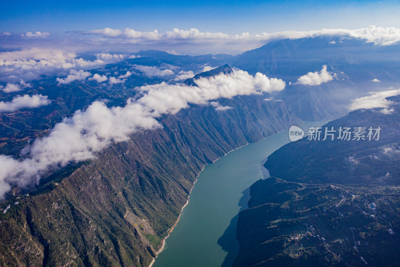 巫山云海，巫山县城，长江三峡