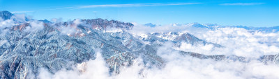 四川成都西岭雪山上空的云海群山航拍