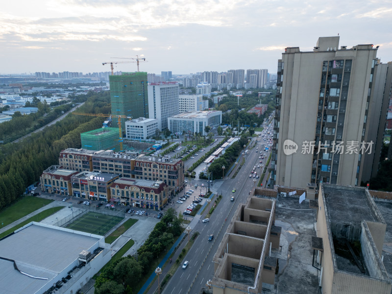 航拍四川成都郫都区城市建筑 交通 高速公路