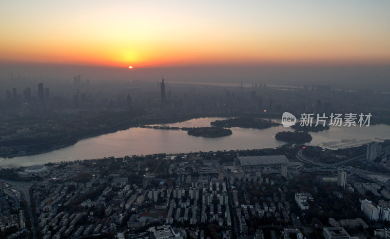 城市湖景日出航拍全景