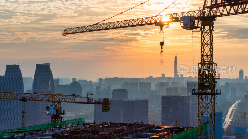 成都金融城建筑工地朝霞