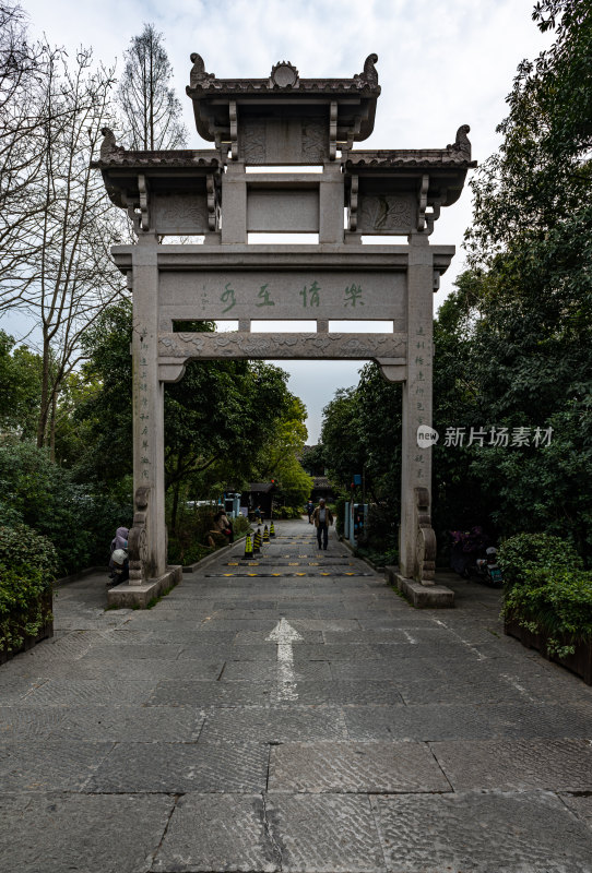 杭州西湖茅家埠黛色参天亭景点景观