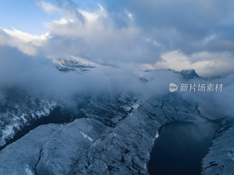 西藏山南洛扎秘境库拉岗日白马林措航拍