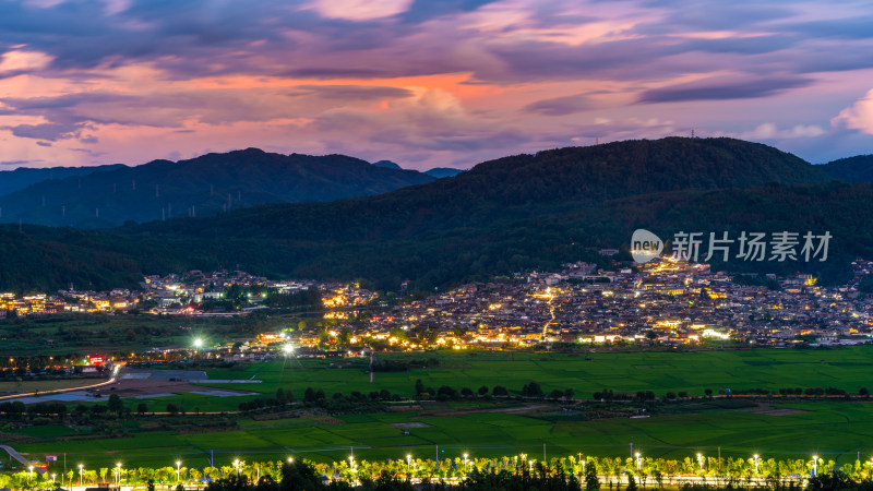 云南和顺古镇田园全景夜景