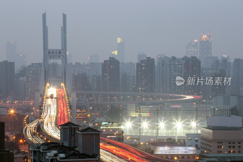 南浦大桥夜景与城市车流