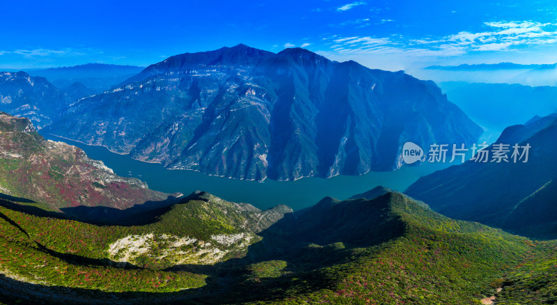 长江三峡巫峡红叶