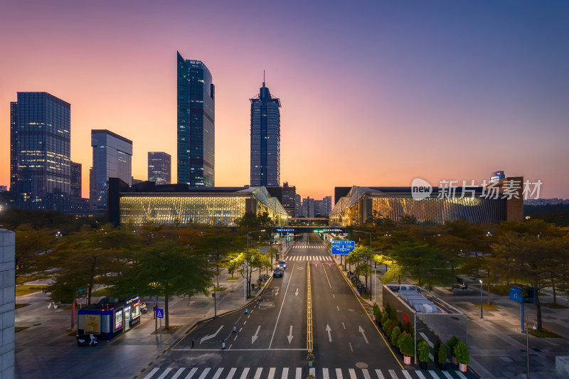 深圳音乐厅与图书馆夜景