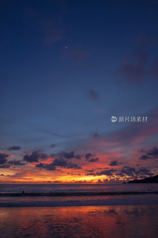 海边沙滩日落晚霞