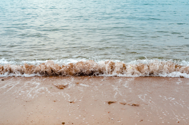 海南奔腾的海浪