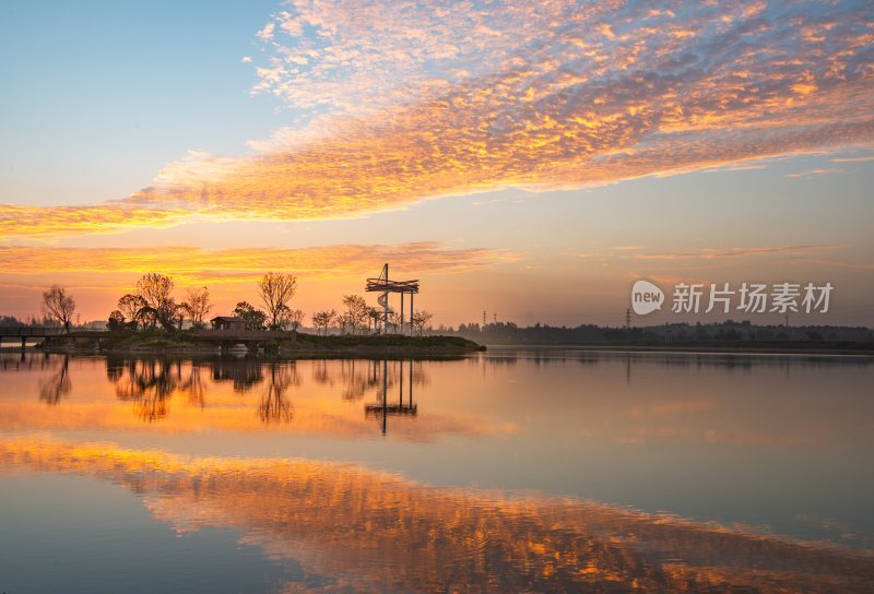 枣庄蟠龙河鹭鸣岛观景台夕阳