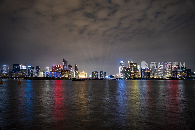 浙江杭州市民中心夜景摄影图