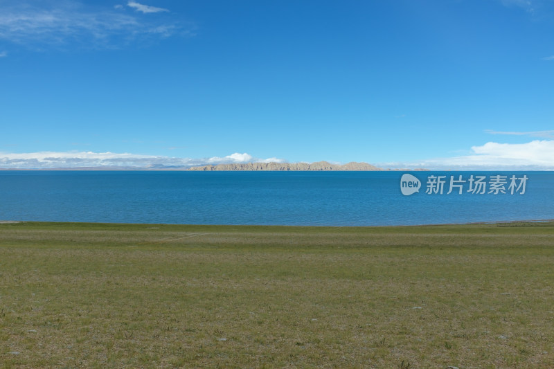西藏那曲地区申扎县色林措晴天风光